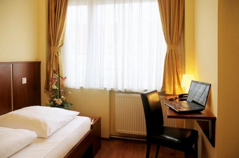 Atlas City Hotel Munich Room photo
